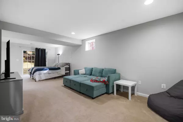 Culpeper, VA 22701,471 BLOSSOM TREE RD