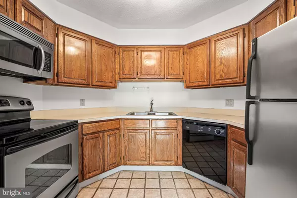 Philadelphia, PA 19103,2020 WALNUT ST #28J