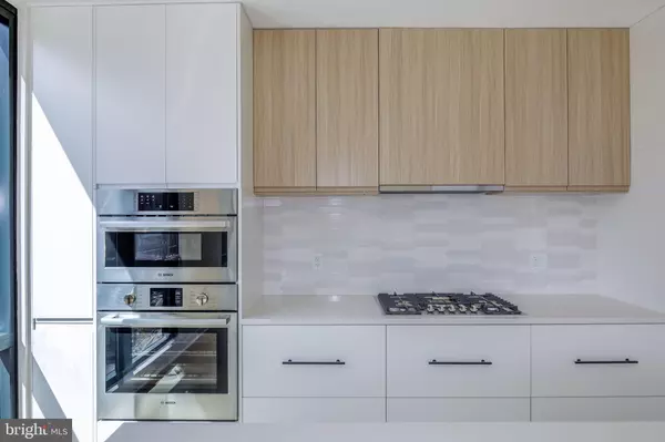 Falls Church, VA 22046,255 W. FALLS STATION BLVD #201