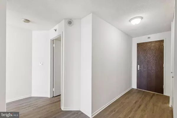 Philadelphia, PA 19103,2020 WALNUT ST #21B