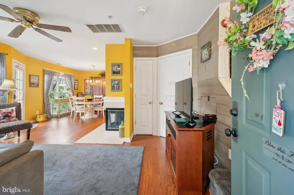 Delran, NJ 08075,90 FOXGLOVE DR