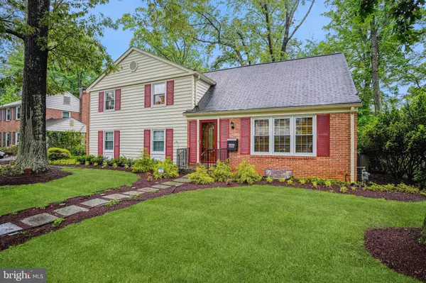 8106 POSTOAK RD,  Potomac,  MD 20854