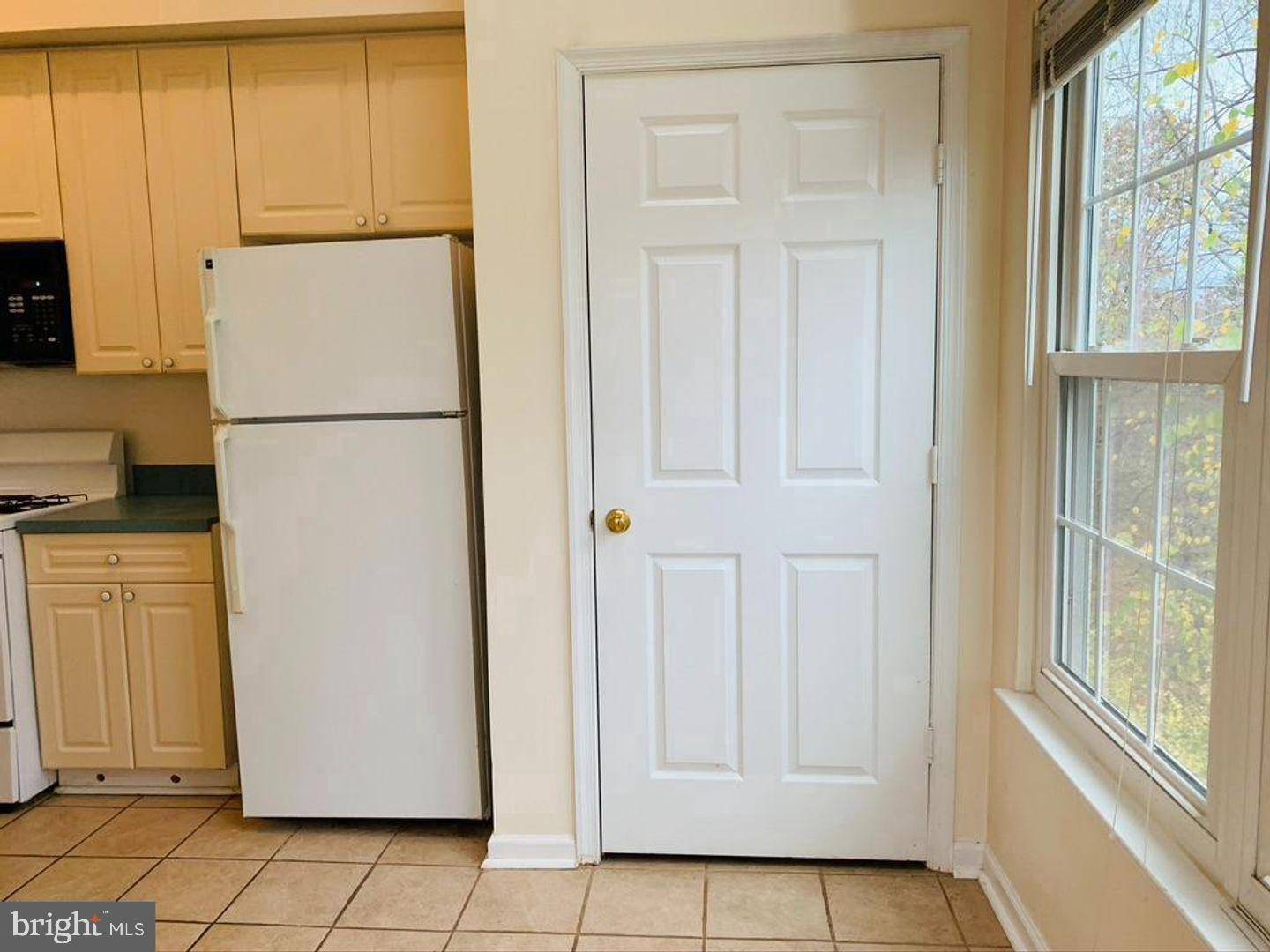 Alexandria, VA 22310,5932 FOUNDERS HILL DR #304