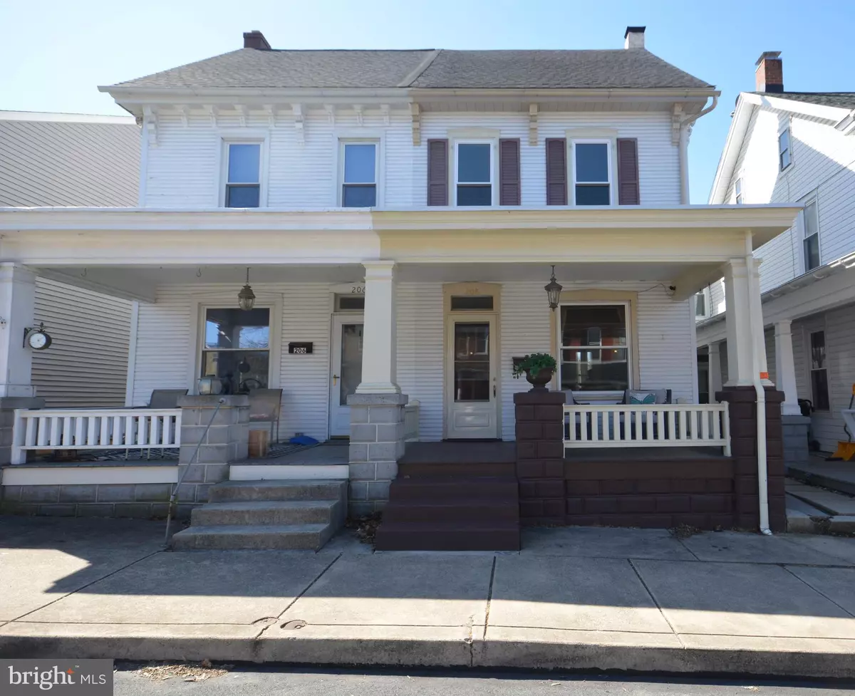 Ephrata, PA 17522,208 W FRANKLIN ST