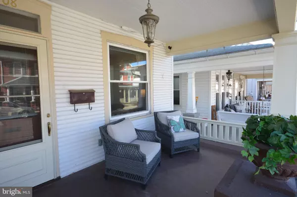 Ephrata, PA 17522,208 W FRANKLIN ST