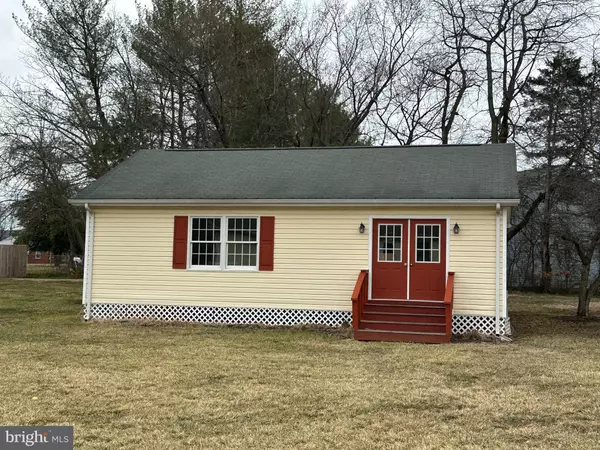 Luray, VA 22835,3 MEADOW LN