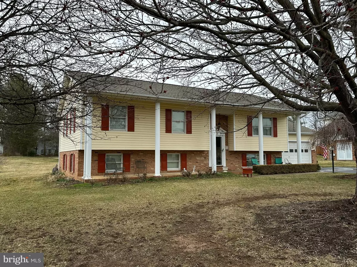 Luray, VA 22835,3 MEADOW LN