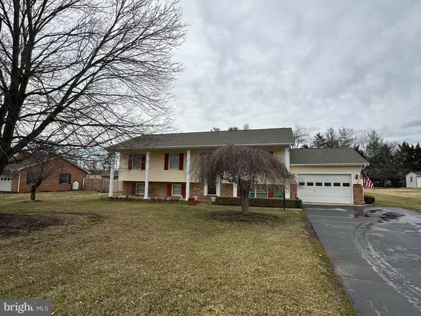 Luray, VA 22835,3 MEADOW LN