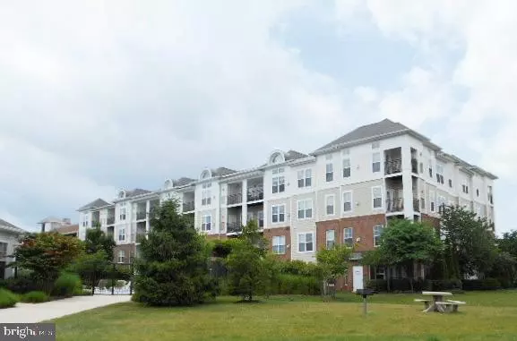 3820 LIGHTFOOT ST #317, Chantilly, VA 20151