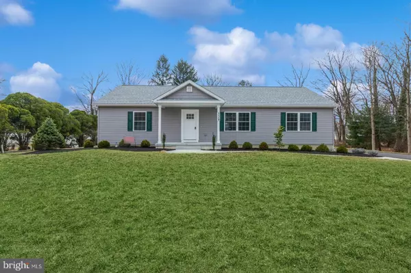328 W HIGH ST, Clayton, NJ 08312