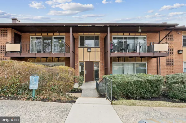 10025 FAIR WOODS DR #316, Fairfax, VA 22030