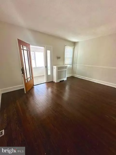 Merchantville, NJ 08109,22 LOCUST ST