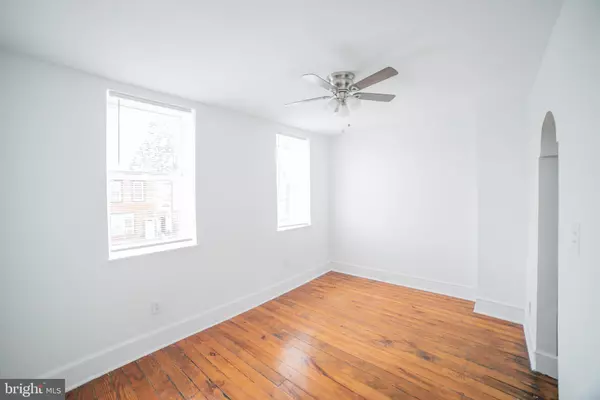 Philadelphia, PA 19148,529 SNYDER AVE #2