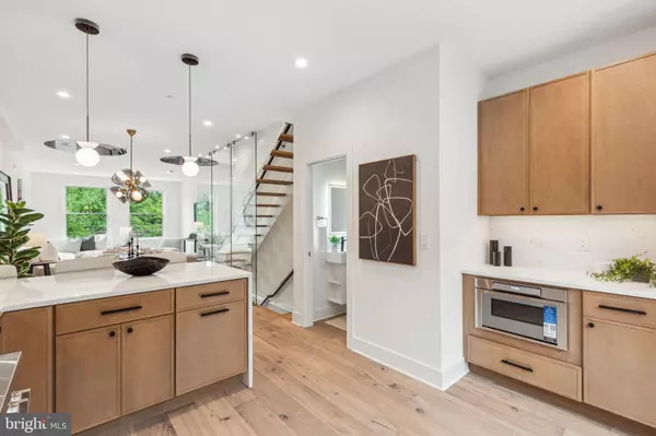 Philadelphia, PA 19103,2608 PINE ST