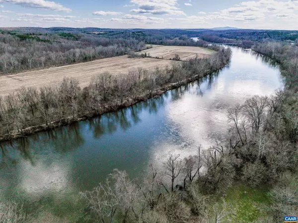 3133 JAMES RIVER RD, Howardsville, VA 24562