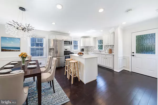 Arlington, VA 22207,2822 LORCOM LN