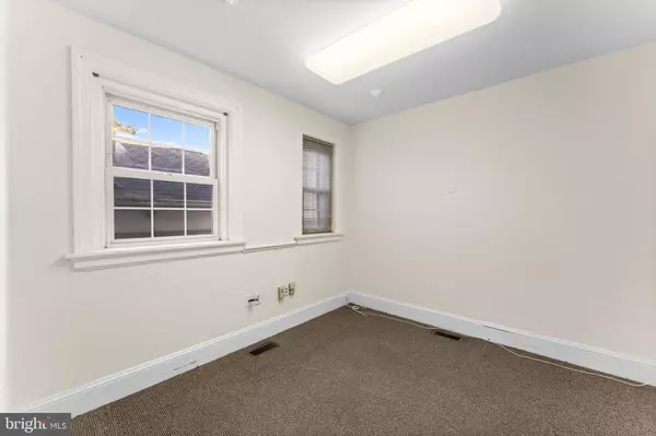 Kilmarnock, VA 22482,95 N. MAIN ST