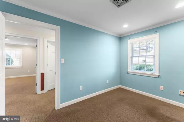 Kilmarnock, VA 22482,95 N. MAIN ST