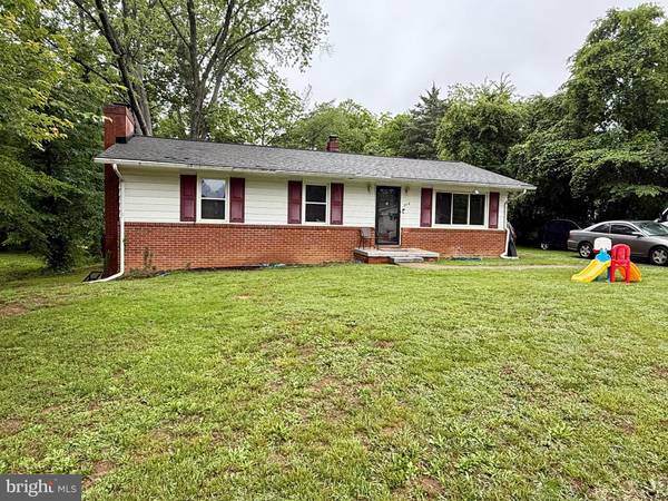 208 PECAN LN, Fredericksburg, VA 22405