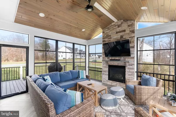 Aldie, VA 20105,24580 WATEROAK PL