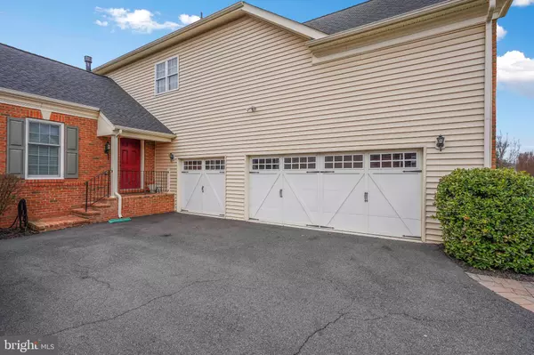 Aldie, VA 20105,41517 DEER POINT CT