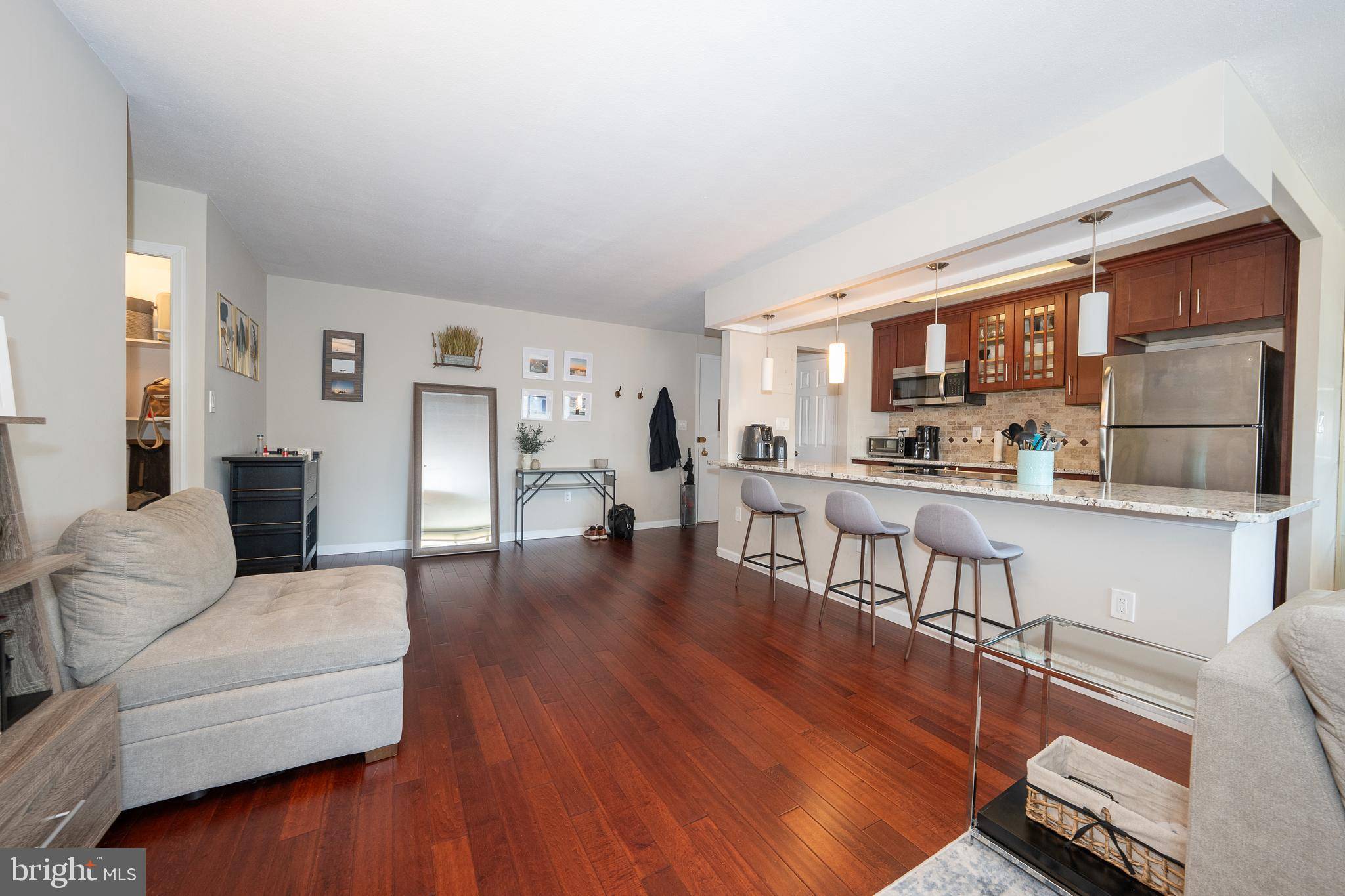 Philadelphia, PA 19103,1919 CHESTNUT ST #1007