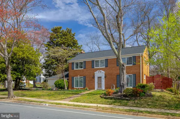 Mclean, VA 22101,1801 GREAT FALLS ST