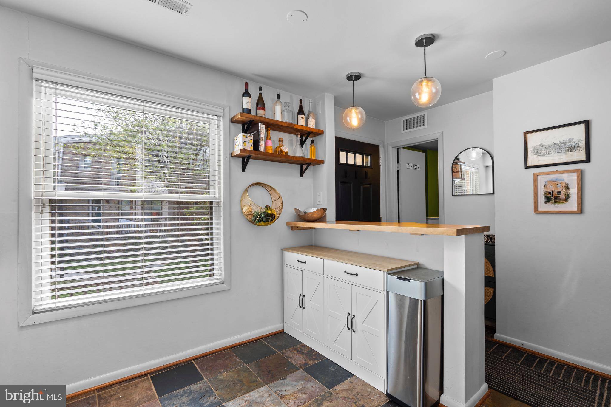 Alexandria, VA 22302,1736 DOGWOOD DR
