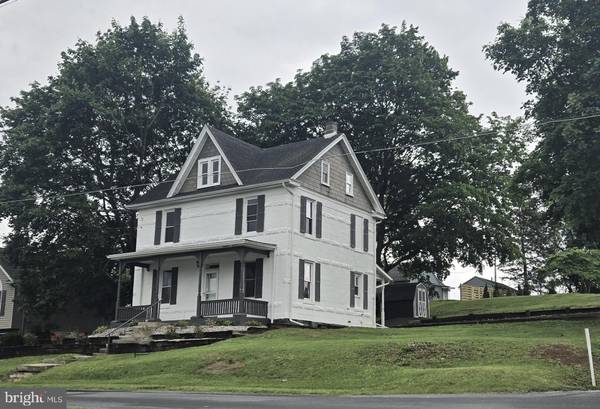 33 GEISER AVE, Waynesboro, PA 17268