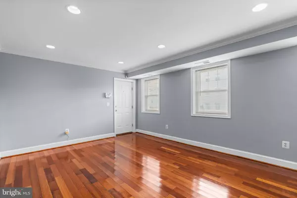Washington, DC 20032,3866 9TH ST SE #101