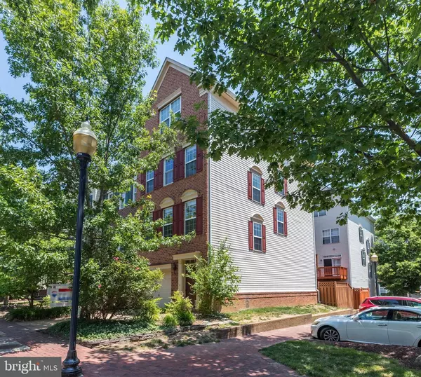 176 BARRETT PL, Alexandria, VA 22304