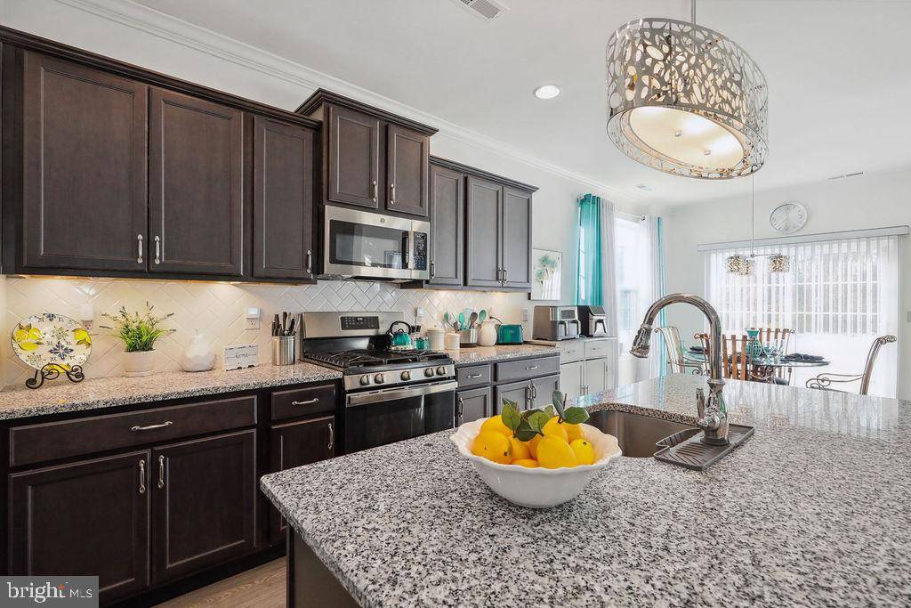 3785 DORCHESTER DR, Williamstown, NJ 08094