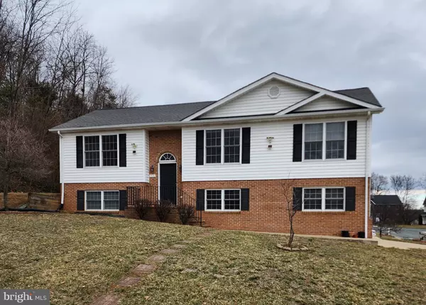 1670 FORT BRADDOCK CT, Winchester, VA 22601