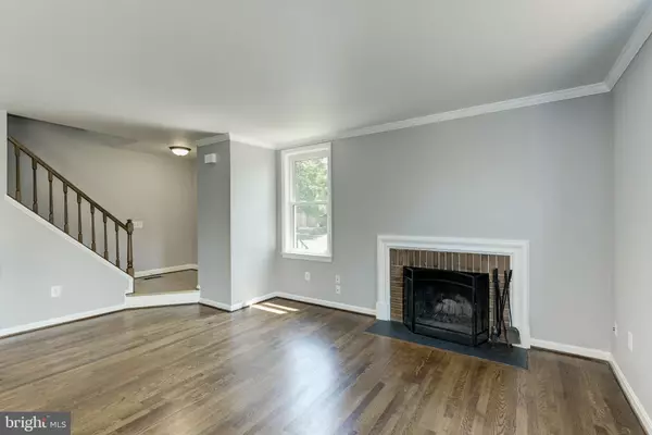 Alexandria, VA 22314,917 PORTNER PL