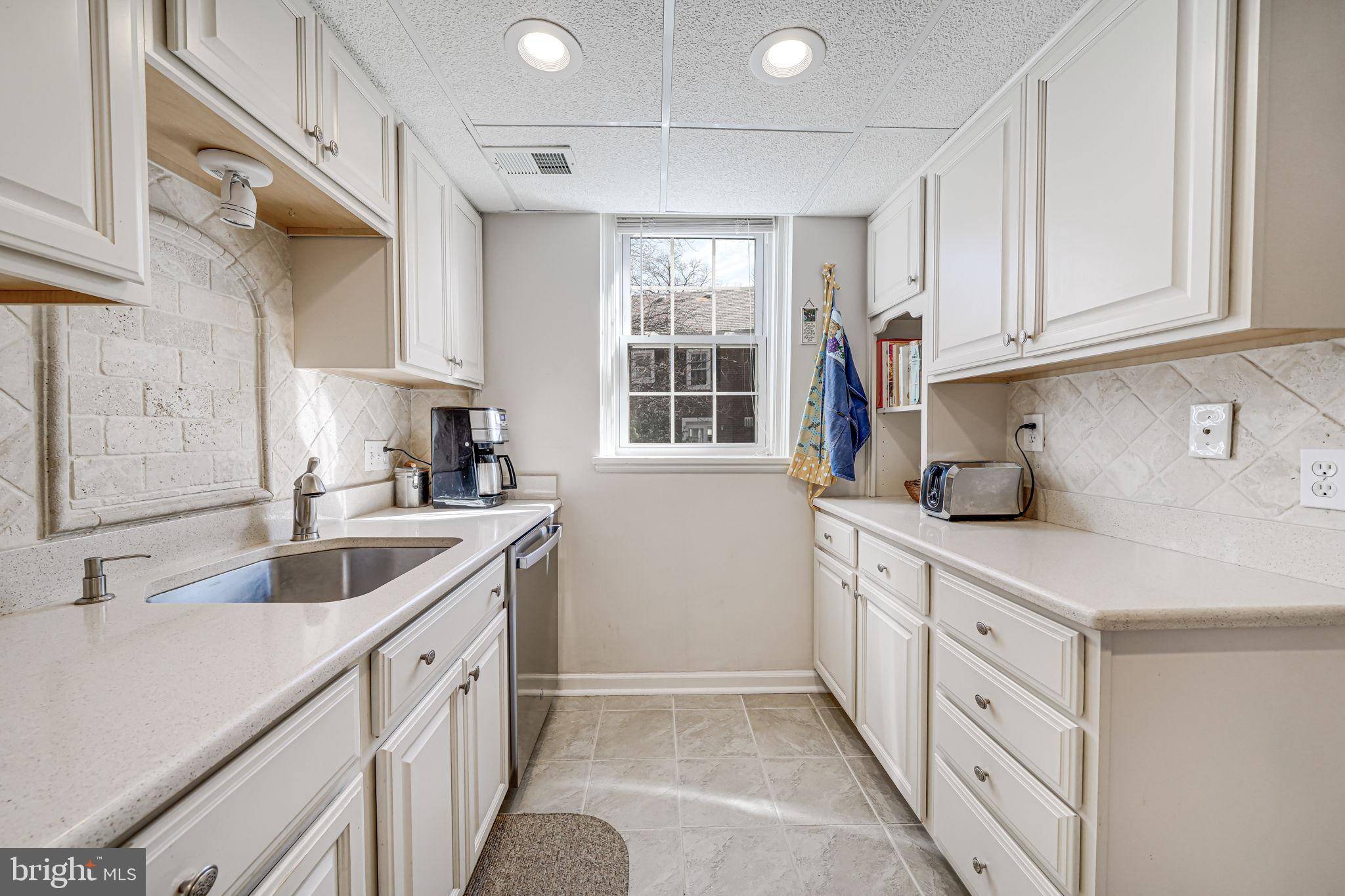 Arlington, VA 22206,4869 28TH ST S #B2