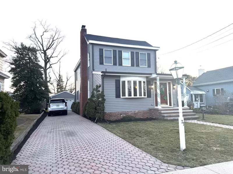 27 MAPLE SHADE AVE, Hamilton, NJ 08690