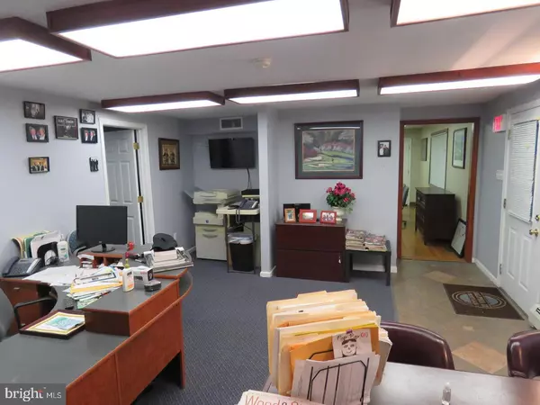 Fairless Hills, PA 19030,956 TRENTON RD