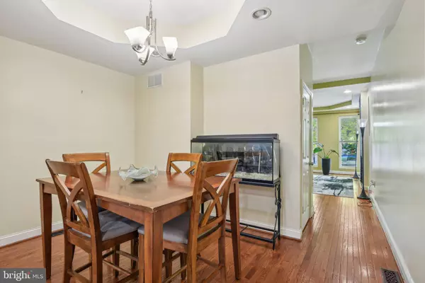 Baltimore, MD 21213,1438 N BOND ST