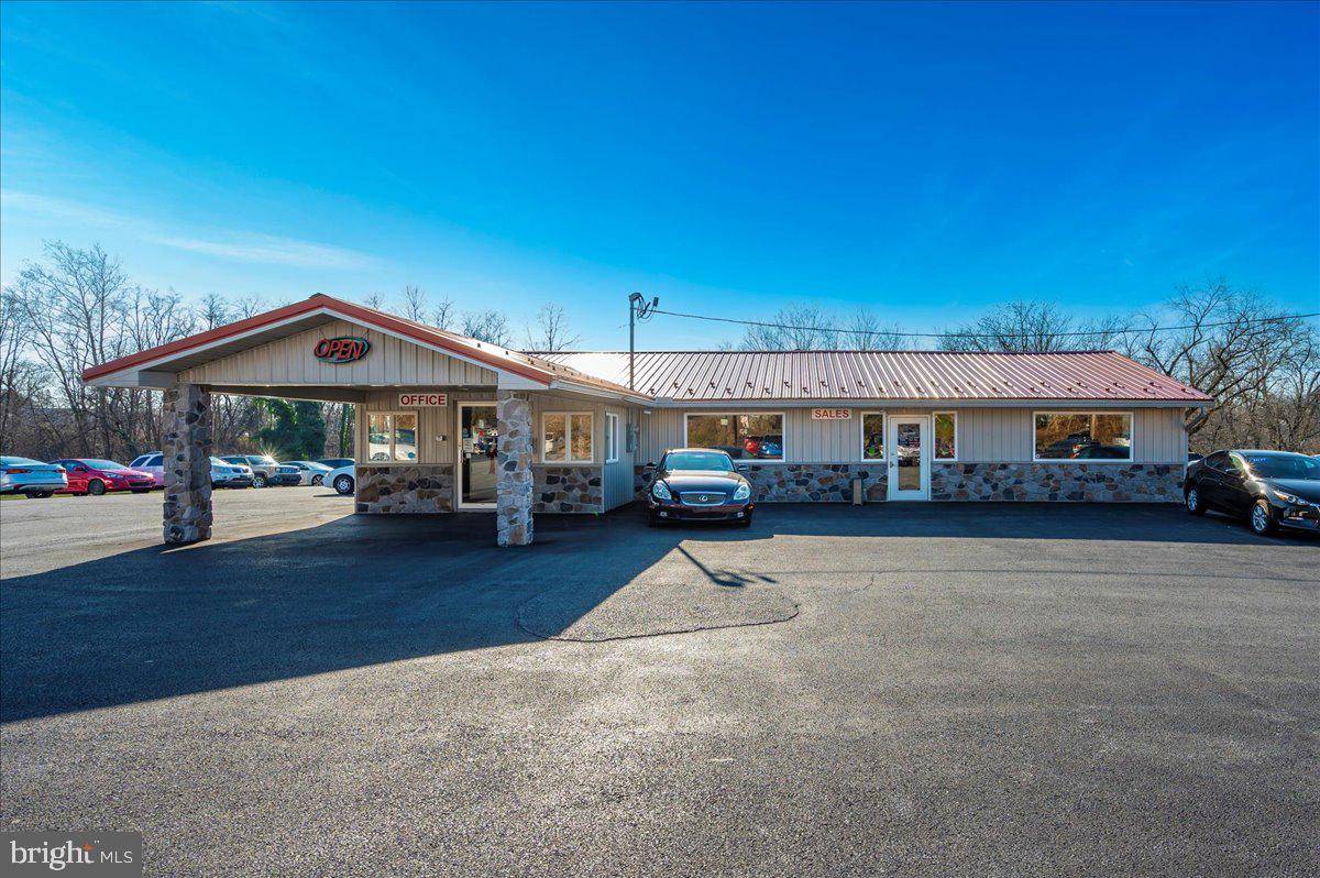 422 LOUDON ST, Chambersburg, PA 17201
