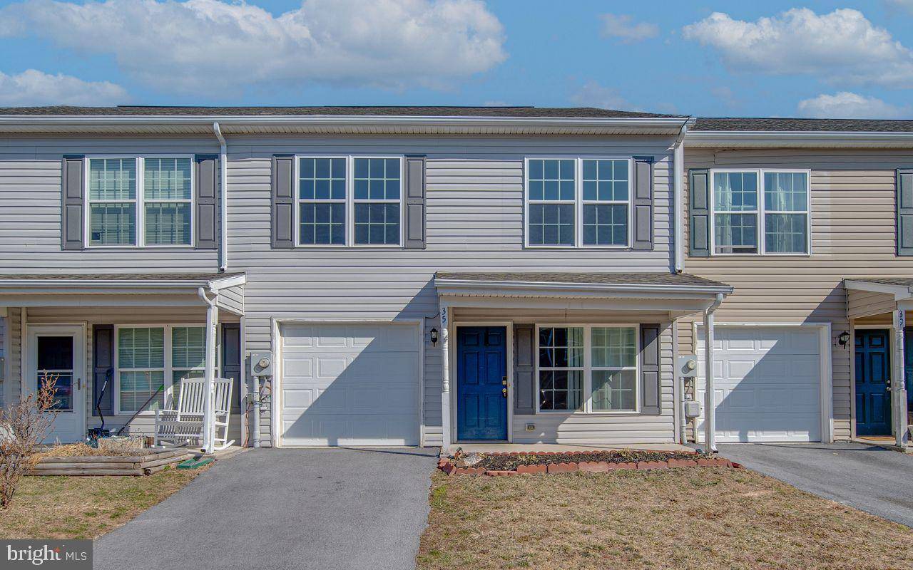 35 MONTAGUE WAY, Bunker Hill, WV 25413