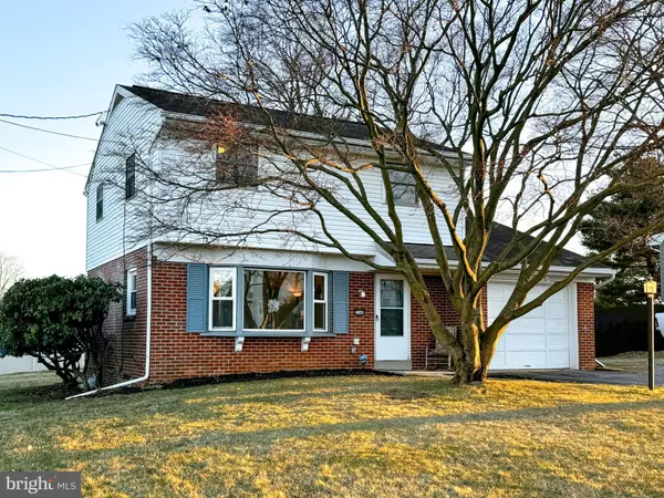 2540 MILLER RD, East Petersburg, PA 17520