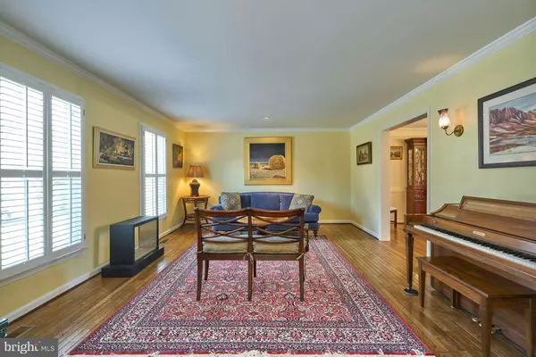 Mclean, VA 22101,1641 MADDUX LN