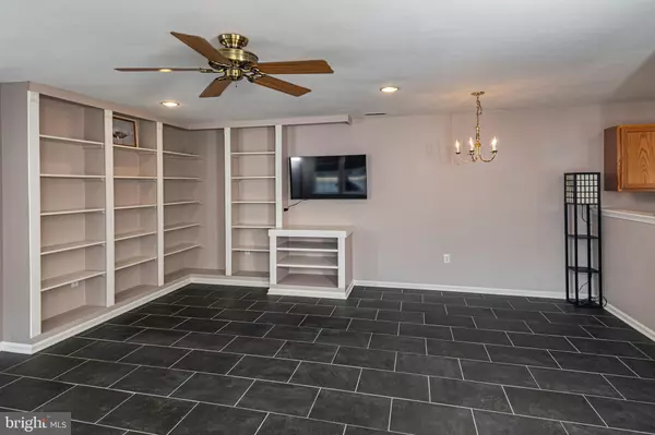 Lawrence Township, NJ 08648,222 FEDERAL POINT BLVD