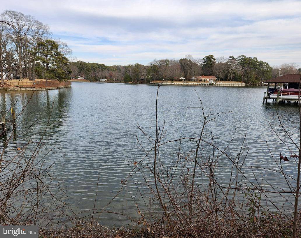 Reedville, VA 22539,209 LUCOM POINT DR