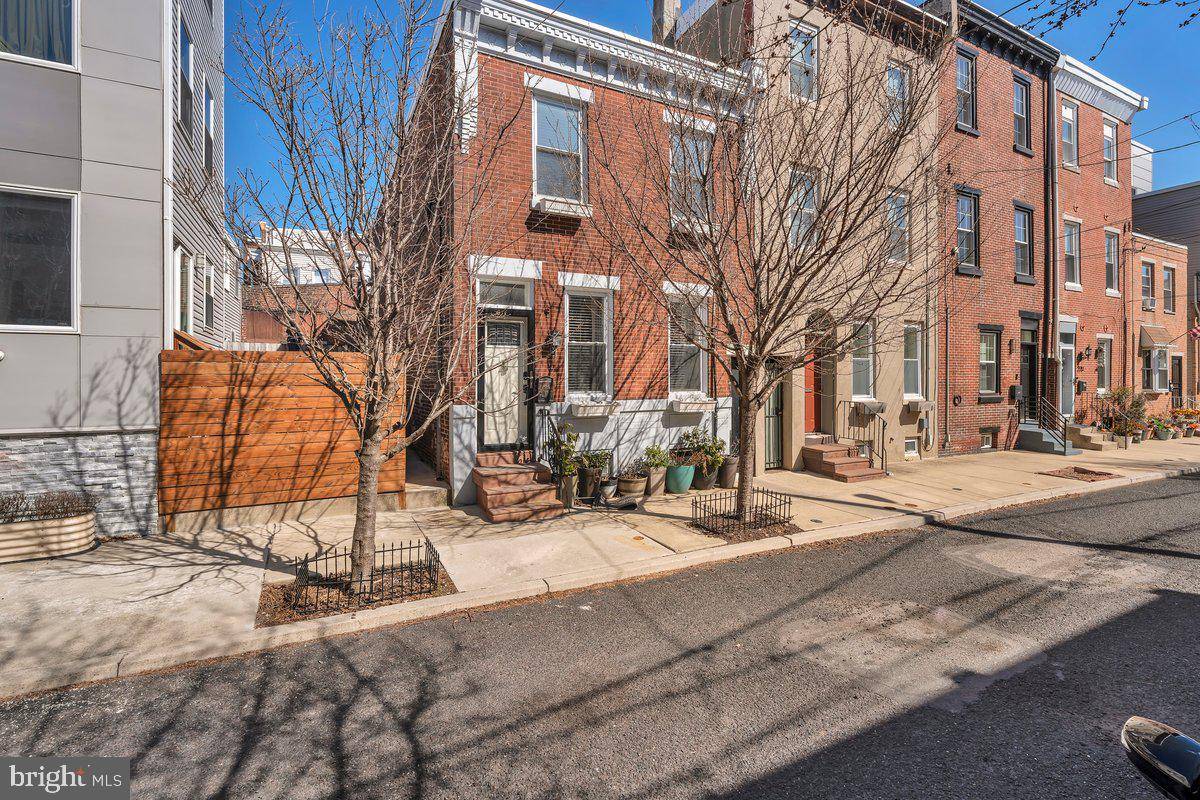 2207 E GORDON ST, Philadelphia, PA 19125