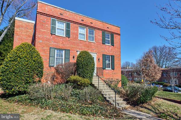 1300 S CLEVELAND ST #369, Arlington, VA 22204