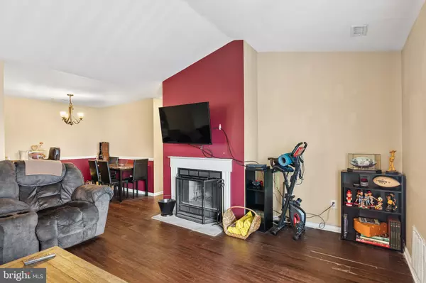 Sewell, NJ 08080,528 CASCADE CT