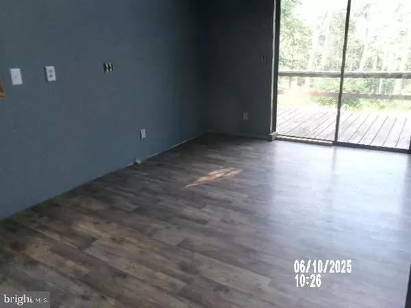 Augusta, WV 26704,63 S PIONEER LN