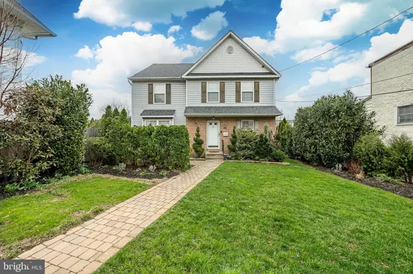 41 W HILLCREST AVE, Havertown, PA 19083