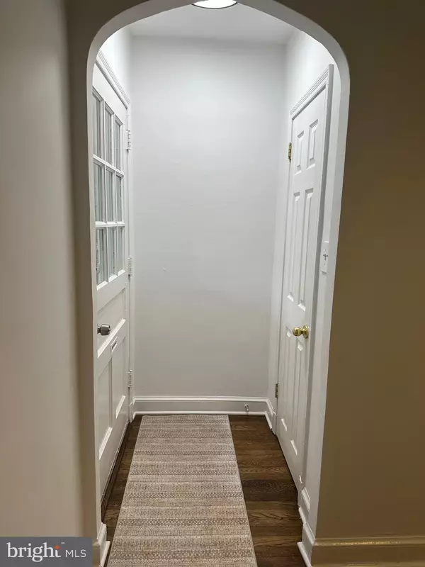 Alexandria, VA 22305,134 LYNHAVEN DR
